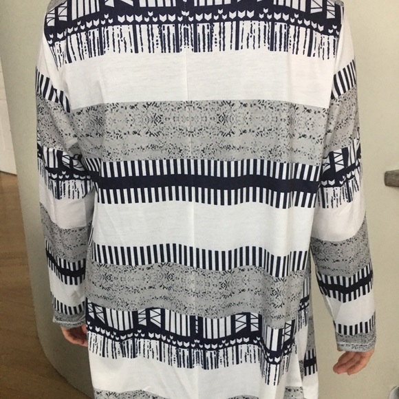 Cardigan/ Beach Cover up - Picture 2 of 6